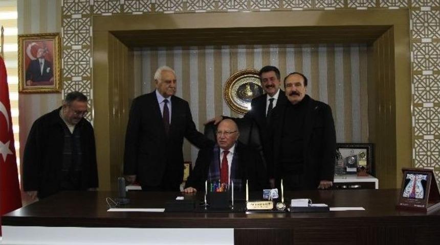 Eski Başkan Kerimoğlu&rsquo;ndan Başkan Kale&rsquo;ye Ziyaret