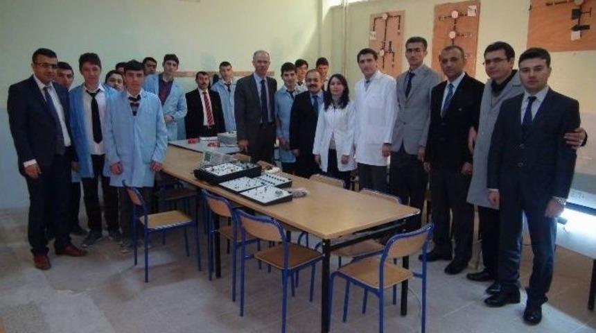 Yozgat Mustafa Kemal Atatürk Meslek Lisesinde Öğrenciler Hem Eğitim Görüyor Hem Meslek Öğreniyor