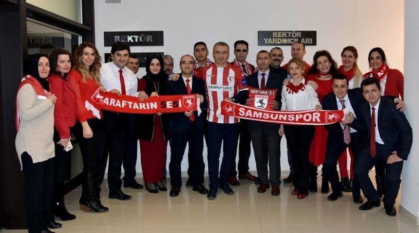 Om&uuml; Personeli Takımına Sahip &Ccedil;ıkıyor