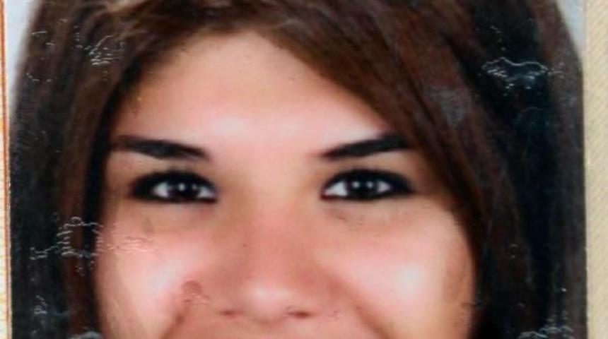 Feride &ouml;ğretmen, otomobiliyle sulama kanalına u&ccedil;tu