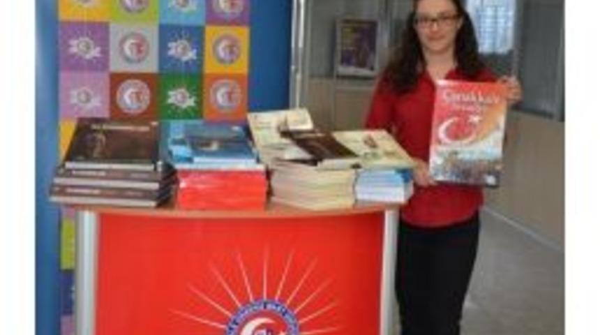 &Ccedil;om&uuml; K&uuml;t&uuml;phanesine Kitap Bağışları