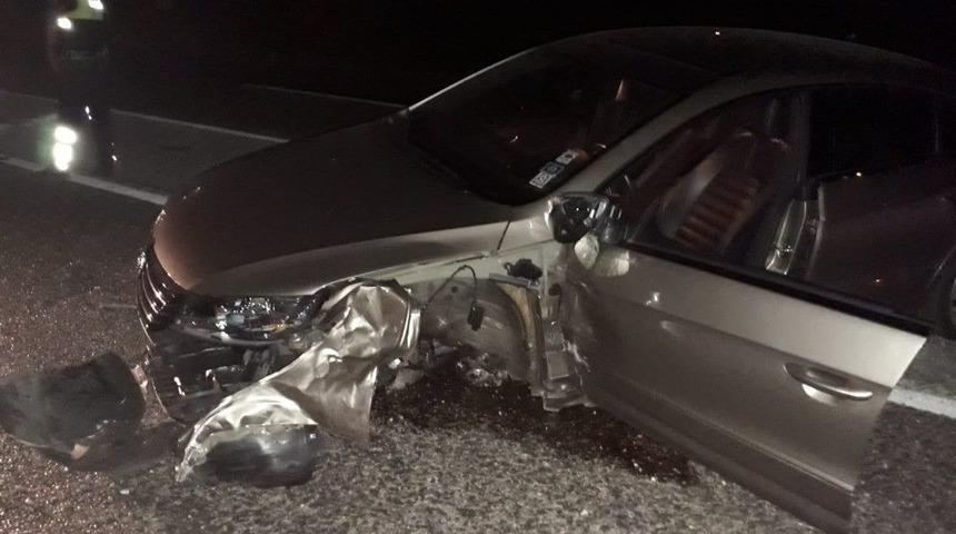 İki Otomobil &Ccedil;arpıştı: 3 Yaralı