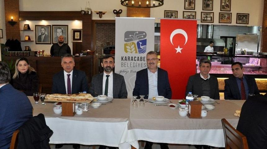 Karacabey&rsquo;in Ulaşım Meselesi Masaya Yatırıldı