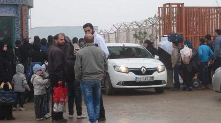 Suriyeliler kış nedeniyle &uuml;lkelerine d&ouml;n&uuml;yor