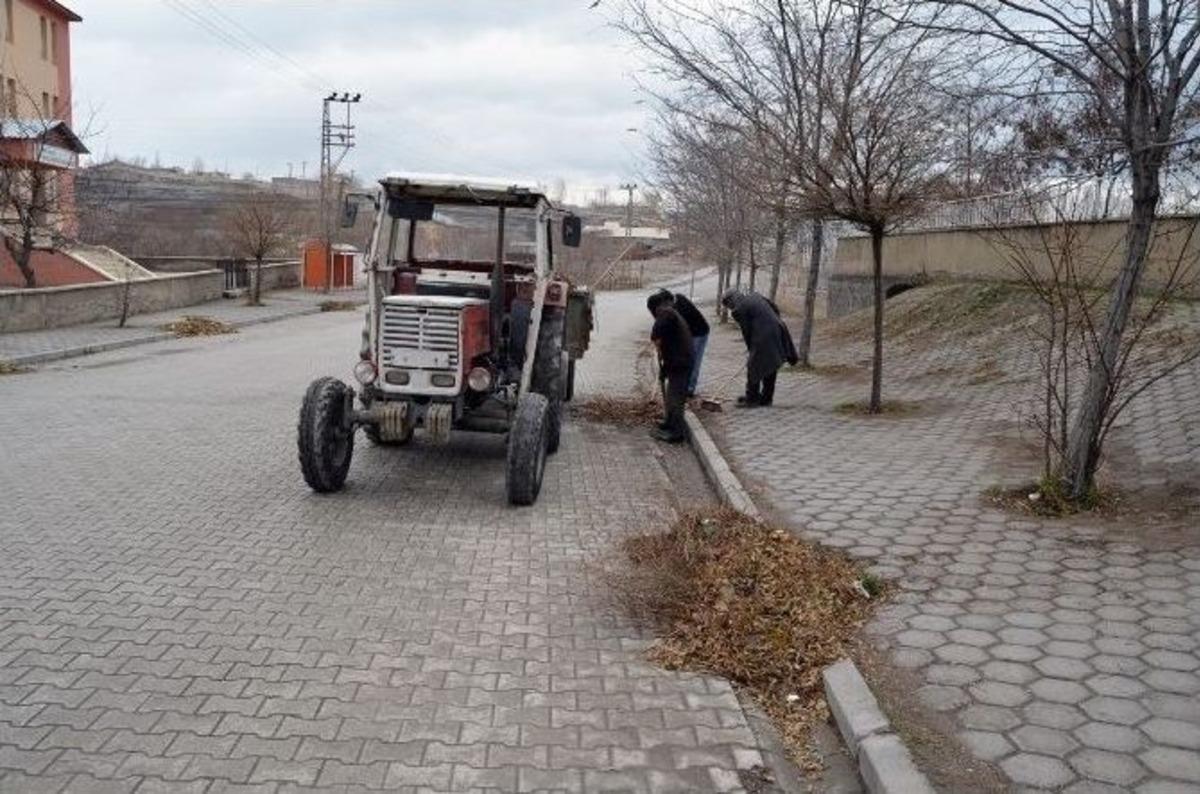 Adilcevaz Belediyesi&rsquo;nden Temizlik &Ccedil;alışması