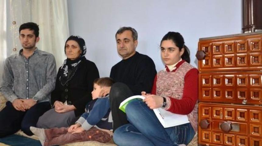 Teog Birincileri Arasına Giren Mardinli Esra: Okutulmayan Annem I&ccedil;in &Ccedil;alışıyorum