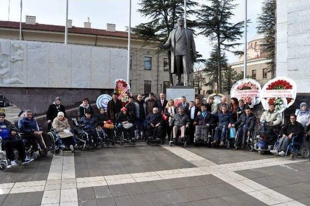 Engelliler G&uuml;n&uuml;&rsquo;nde Engelli Annesinden Tepki 2