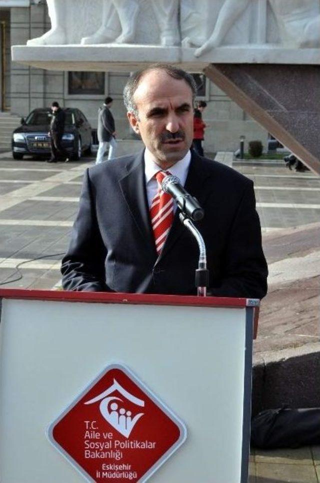 Engelliler G&uuml;n&uuml;&rsquo;nde Engelli Annesinden Tepki 3