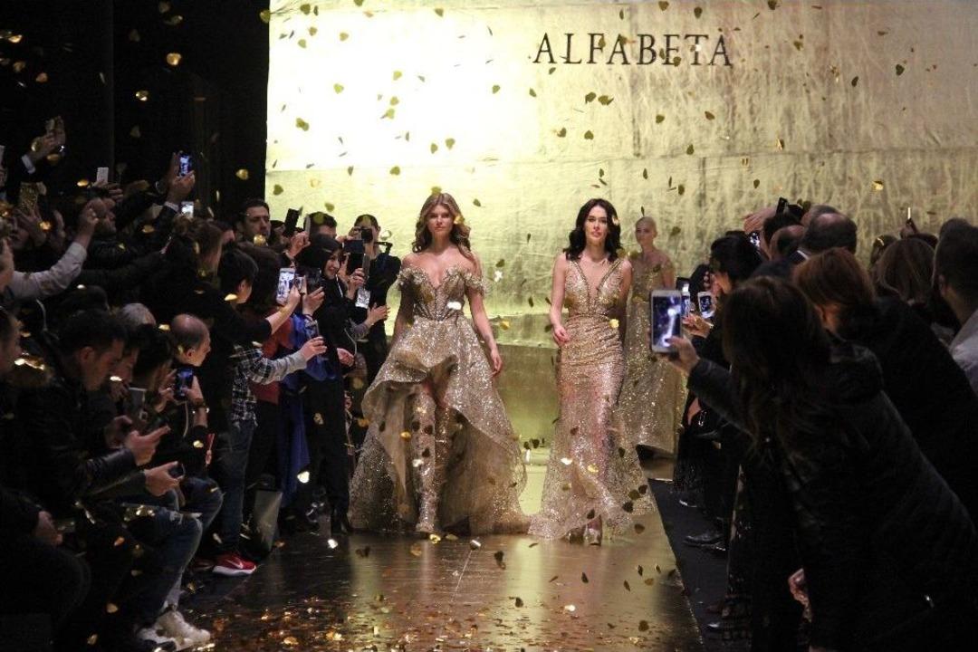 Maryna Linchuk Ve Ayşe Hatun &Ouml;nal Aynı Podyuma &Ccedil;ıktı