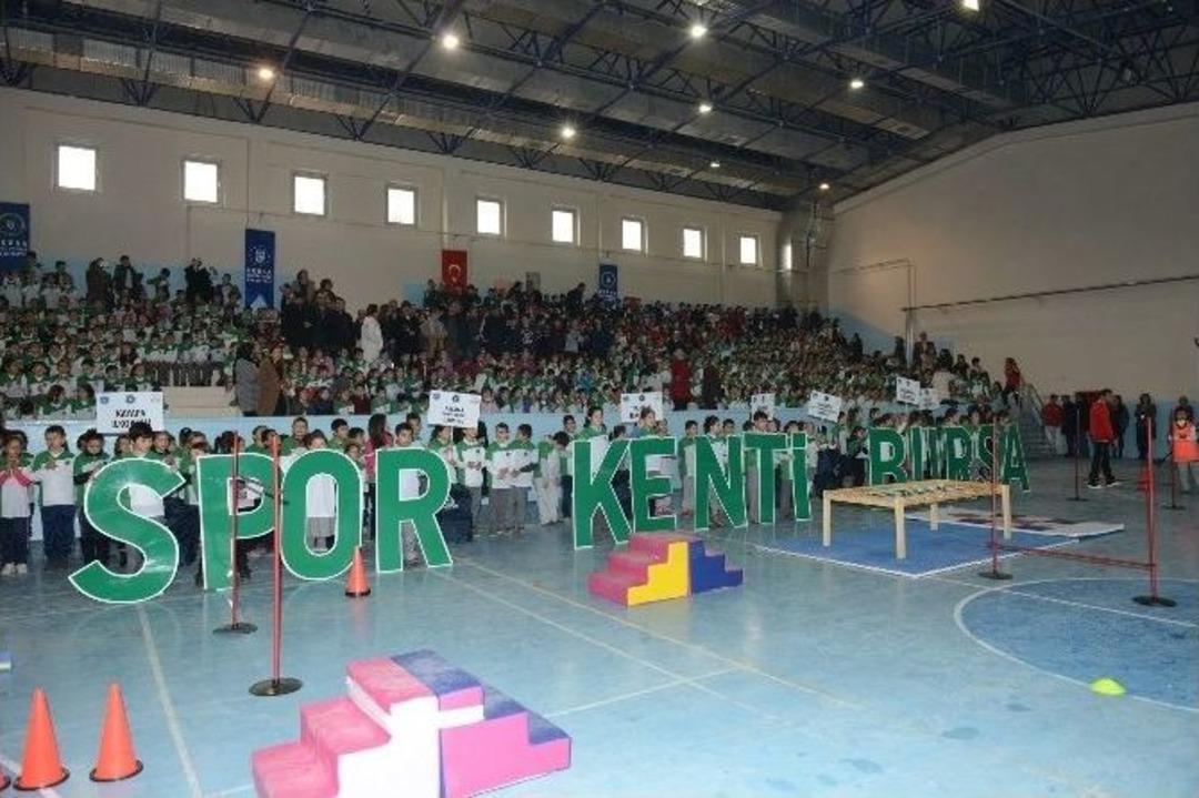 Nil&uuml;fer&rsquo;de Okul Sporları Şenliği Coşkusu