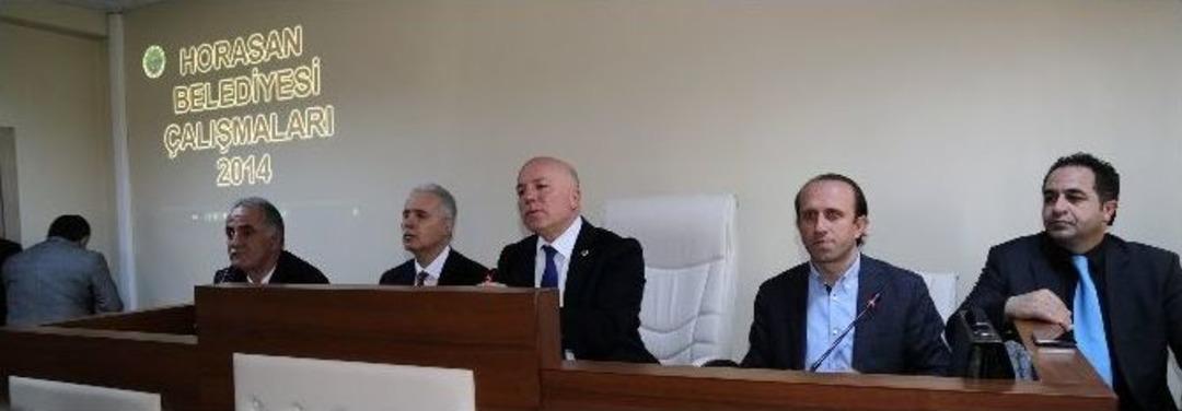 Sekmen: &ldquo;erzurum, İl&ccedil;eleriyle Birlikte B&uuml;y&uuml;yecek&rdquo;