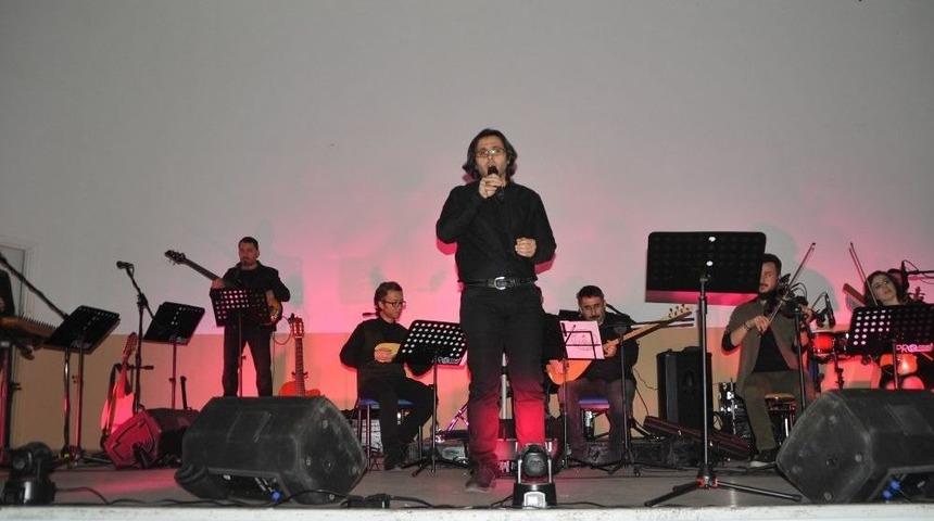 &Ouml;ğretmenlerden T&uuml;rk&uuml; Ş&ouml;leni