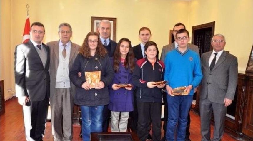 Sorgun&rsquo;da Teog Sınavında Başarılı Olan &Ouml;ğrenciler &Ouml;d&uuml;llendirildi