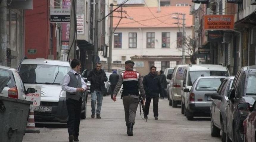 Adliyede Firari Mahkum Alarmı