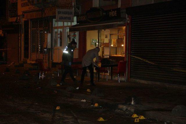 Beyoğlu’nda Pidecide Oturan Müşterilere Silahlı Saldırı: 3 Yaralı