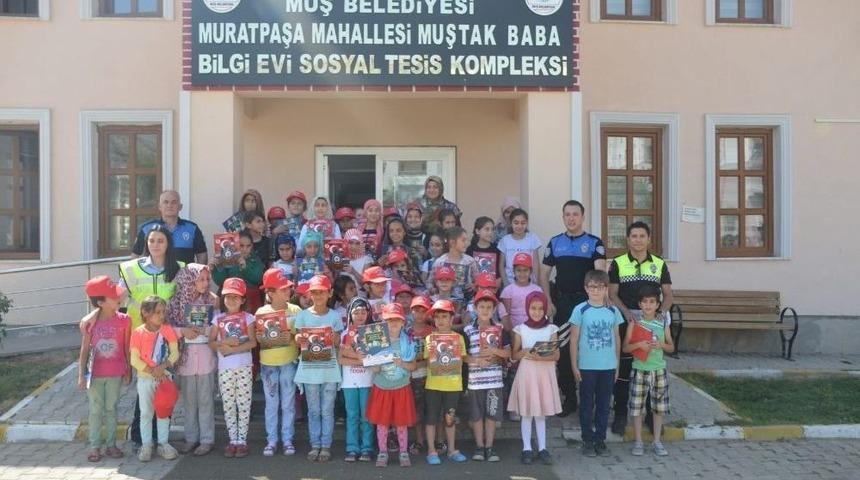 Polislerden &Ccedil;ocuklara Eğitim