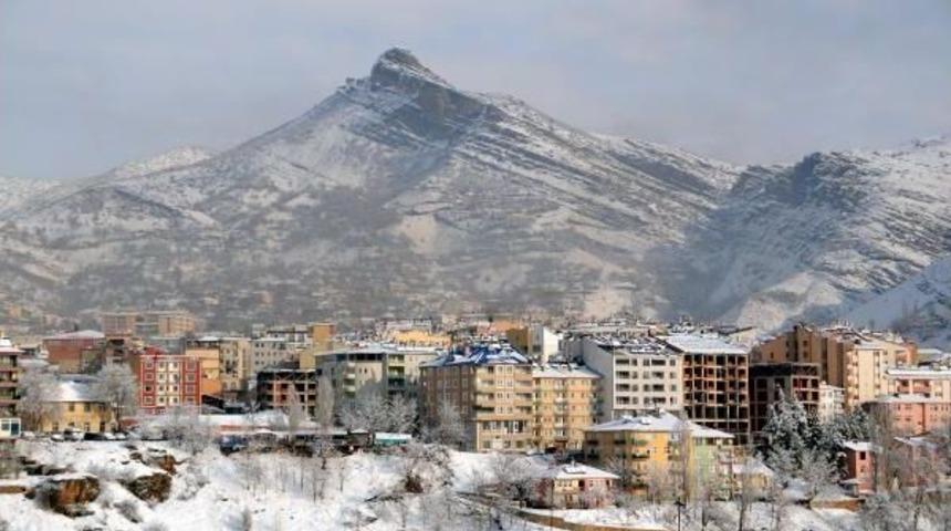 Elazığ&rsquo;Da 367 K&ouml;y Yolu Kardan Kapandı (2)