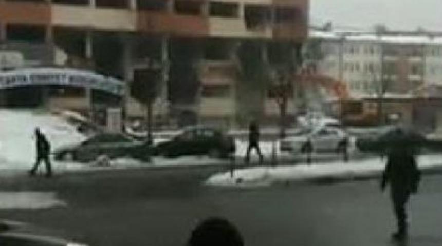 K&uuml;tahya Emniyet M&uuml;d&uuml;rl&uuml;ğ&uuml; Eski Binası 'emniyetsiz' Yıkıldı