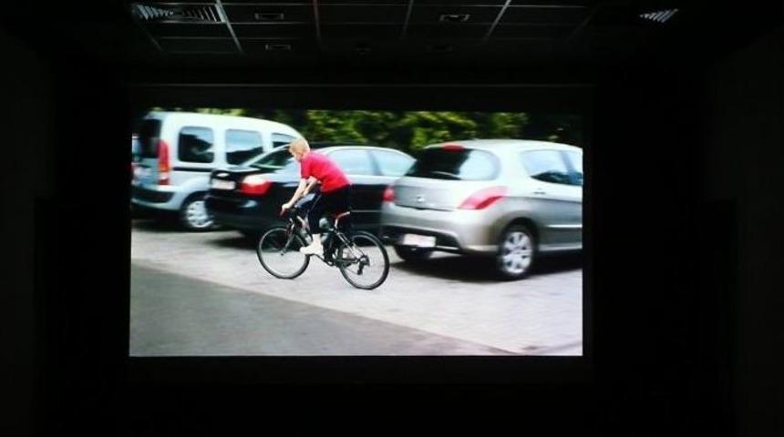 &Ouml;zel Sinema G&ouml;sterimleri &lsquo;bisikletli &Ccedil;ocuk&rsquo; İle Devam Etti