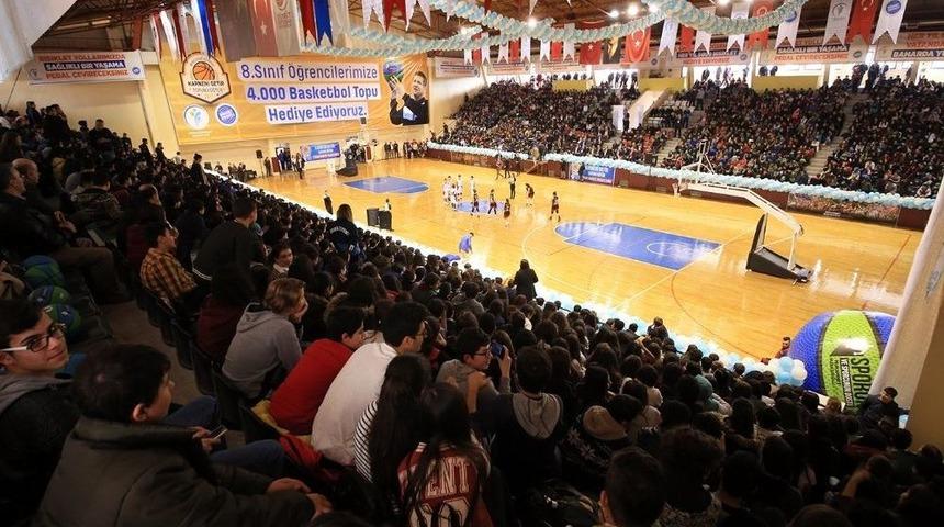 8. Sınıf &Ouml;ğrencilerine 5 Bin Basketbol Topu Dağıtılacak