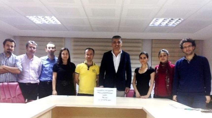 "3. Temel Endokrinoloji Kursu" &Ccedil;&uuml; Ev Sahipliğine Ger&ccedil;ekleştirildi