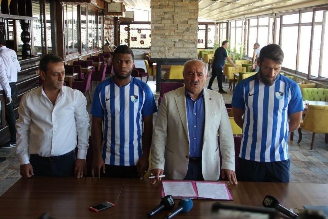 B.b. Erzurumspor Egemen Korkmaz Ve Auremir&rsquo;le S&ouml;zleşme İmzaladı