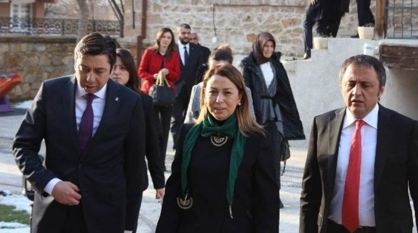 Yeni T&uuml;rkiye&rsquo;de Sivil Toplum Buluşmalarının Yedincisi Kırşehir&rsquo;de