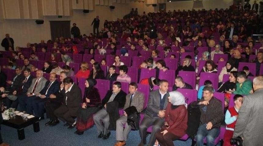 Trabzon&rsquo;da Engellilere 200 Tane Baston Dağıtıldı