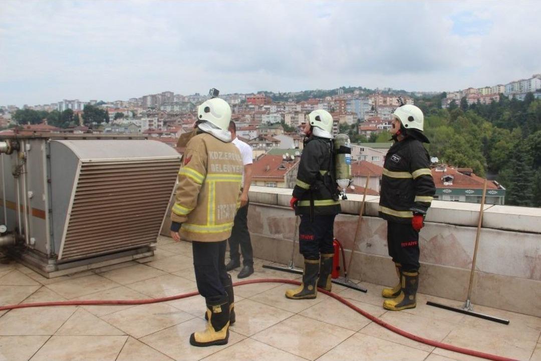 Avm’de Yangın Paniği