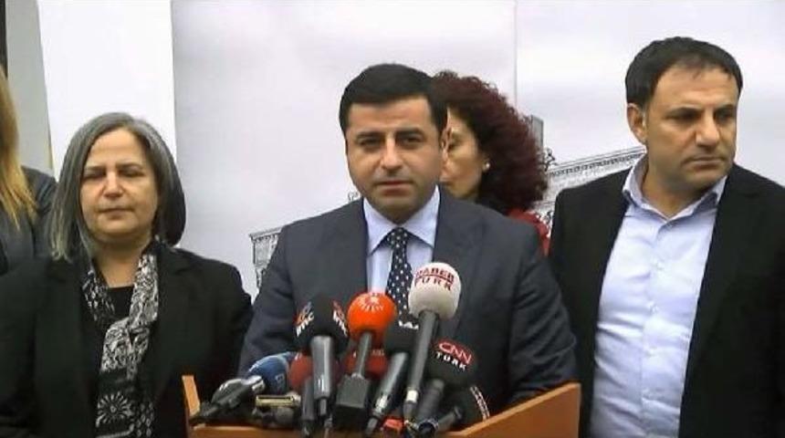 Selahattin Demirtaş Yaşar Kemal'i Ziyaret Etti