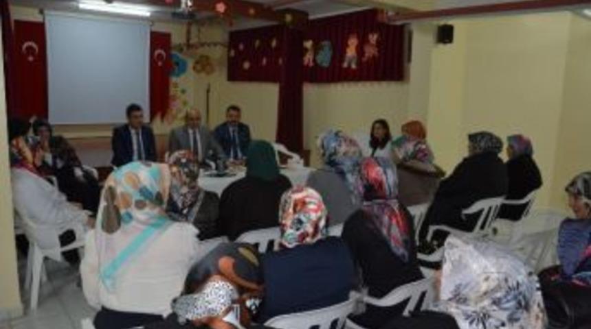 Başkan Kara, Kadın Kursiyerleri Ziyaret Etti