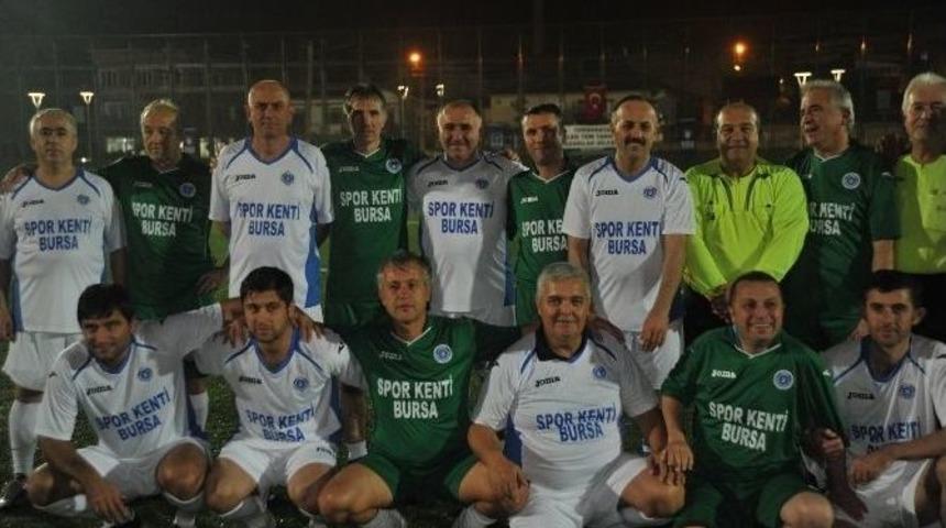 Ş&ouml;hretler Yeşil Sahalara D&ouml;nd&uuml;