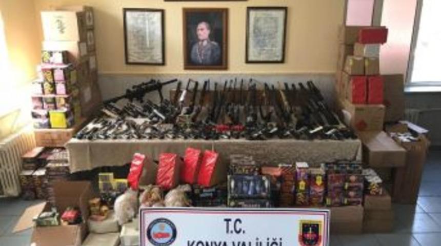 Yetki Belgesi Olmayan Av Bayisindeki Silahlara El Konuldu
