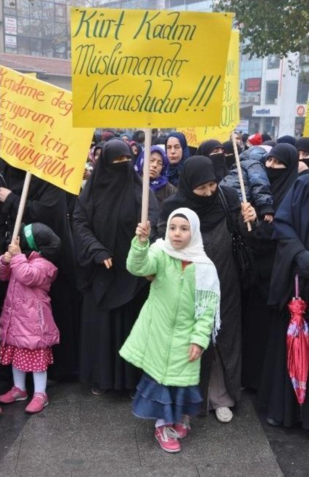 Tesett&uuml;r Platformu Hdp&rsquo;nin &Ccedil;arşaf Eylemini Protesto Etti