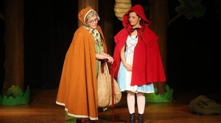 Yenimahalleli Çocuklara "kırmızı Başlıklı Kız"