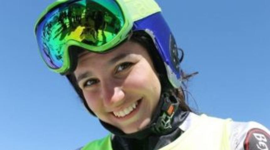 Bursasporlu Helin D&uuml;nya &Uuml;niversiteler Kış Oyunlarında Yarışacak