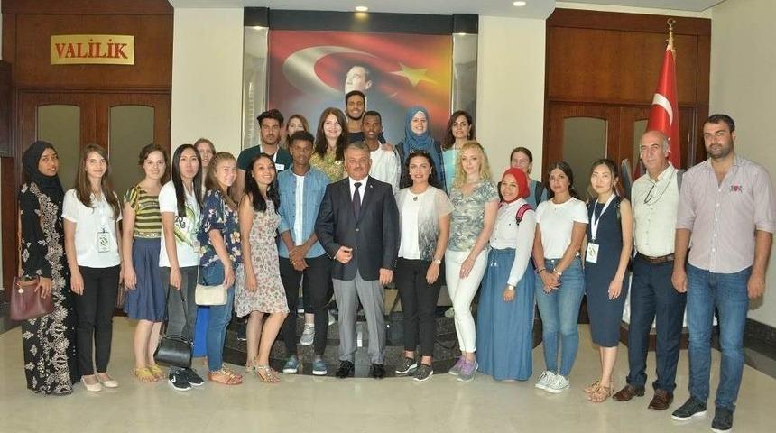 Yabancı Öğrenciler Vali Yazıcı’yı Ziyaret Etti