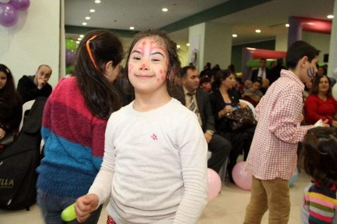Kartal&rsquo;da Engelliler G&uuml;n&uuml; Şenliği