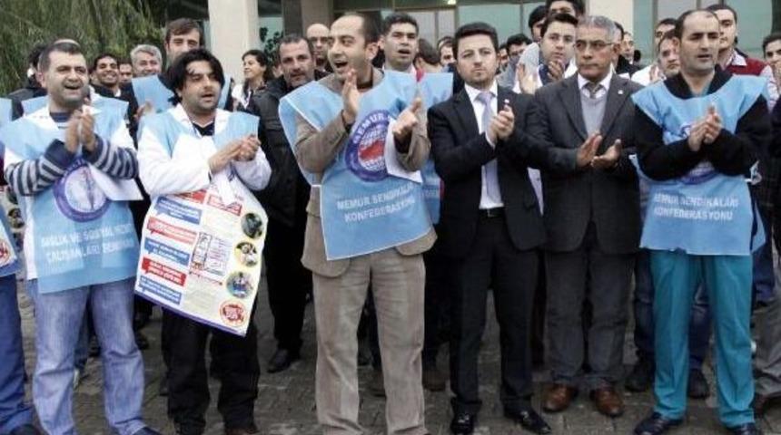 Siverek'te hasta yakını doktoru darp etti