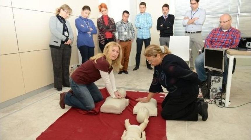 Nil&uuml;fer Belediyesi Personeline İlk Yardım Eğitimi
