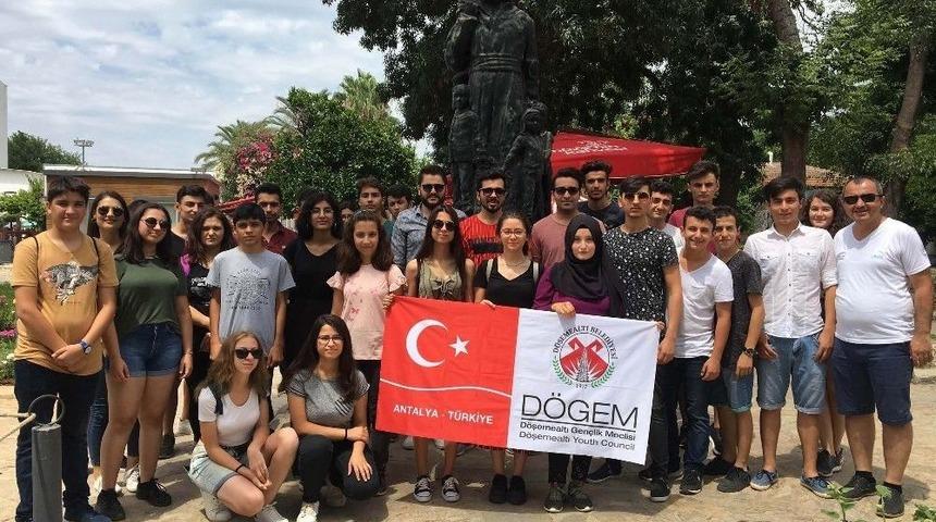 D&ouml;şemealtı&rsquo;nın Gen&ccedil;leri D&ouml;gem İle Parlıyor