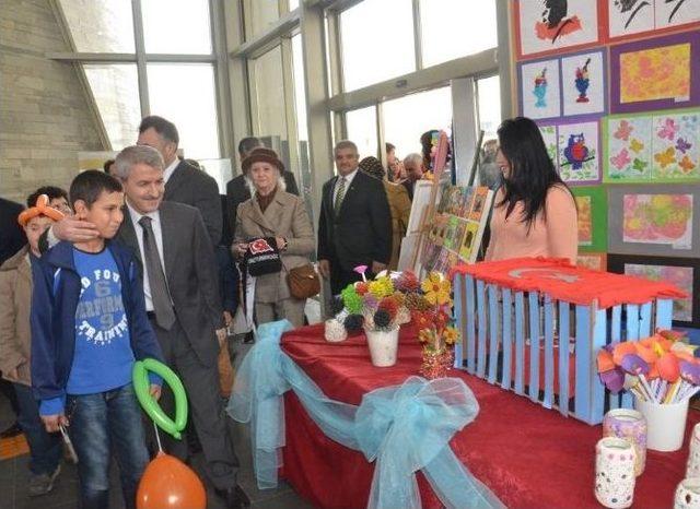 Akhisar&rsquo;da Engelliler Sergisi A&ccedil;ıldı 1