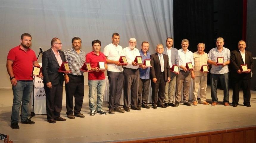 Başkan Büyükkılıç Ak Parti Melikgazi İlçe Danışma Toplantısında Belediye Çalışmalarını Anlattı