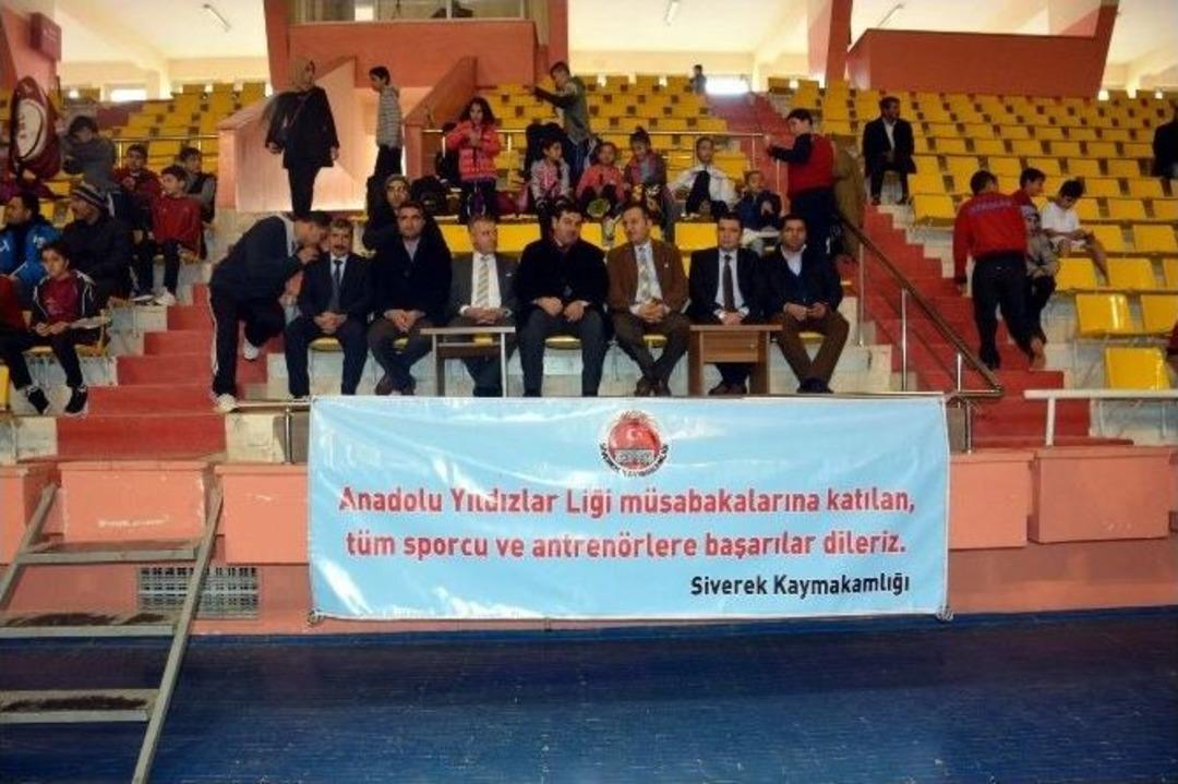 Cizreli &Ccedil;ocuklar Badmintonda Birincilik İstiyor