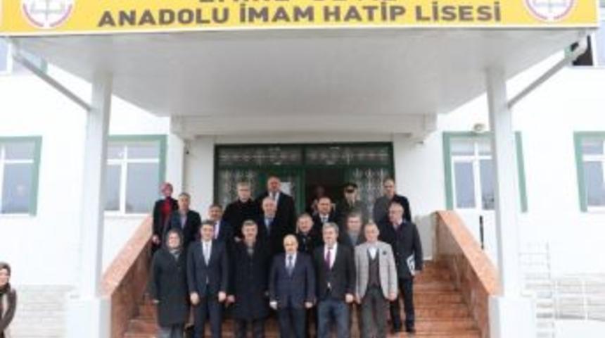 Vali Dağlı, İmam Hatip Lisesini Ziyaret Etti