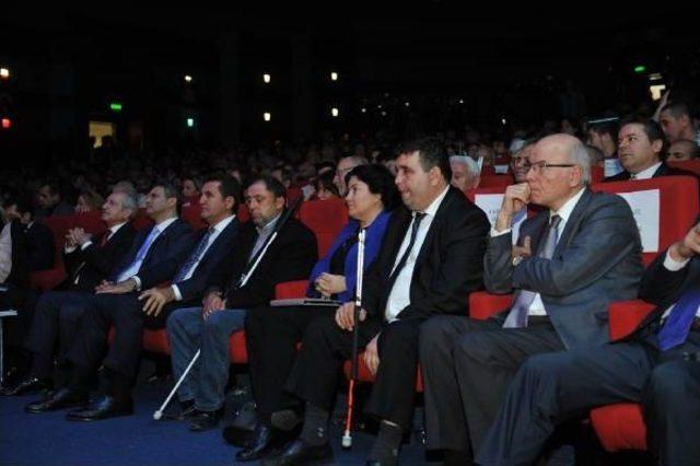 Kılıçdaroğlu, görme engelli hanife'nin yerine geçince...