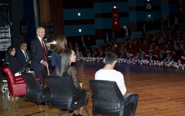 Kılıçdaroğlu, görme engelli hanife'nin yerine geçince...