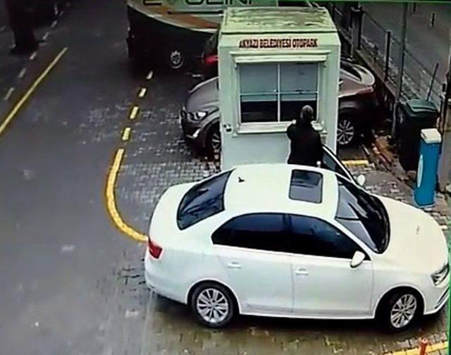 (özel) Otopark Kapalı İken Kaldığı Sürenin Parasını Kapalı Kulübeye Bıraktı