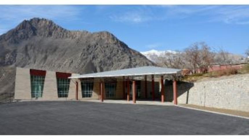 Hakkari Otob&uuml;s Terminaline Kavuşuyor