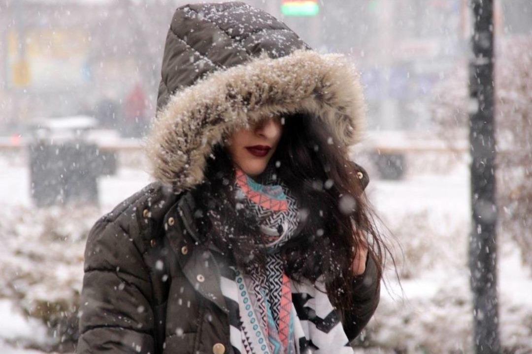 Sivas&rsquo;ta &Ouml;zlenen Kar Yağışı Başladı